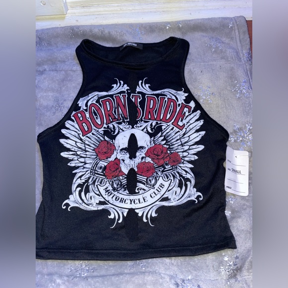 Need space in my closet - Picture 2 of 4